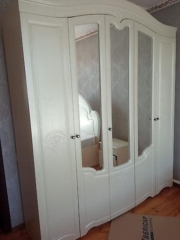 Спальные гарнитуры: Срочно продаём Белорусский спальный гарнитур цвет жемчуг в хорошем — 1