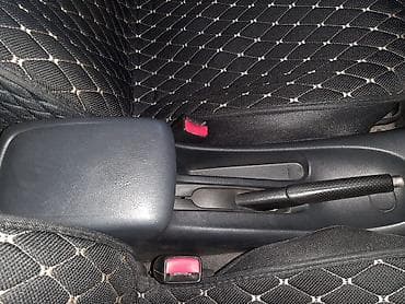 Nissan Almera: 2004 г., 1.5 л, Механика, Бензин, Хэтчбэк — 10