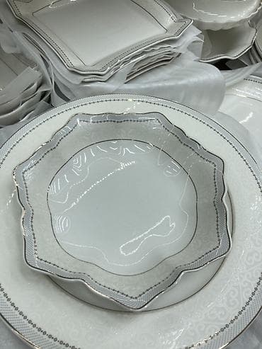 посуды наборы: 12 персон 82 предмет оригинал фарфор, под посудамойку. Столовый сервиз — 4
