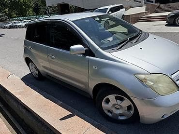 Toyota Ist: 2003 г., 1.3 л, Автомат, Бензин, Хэтчбэк