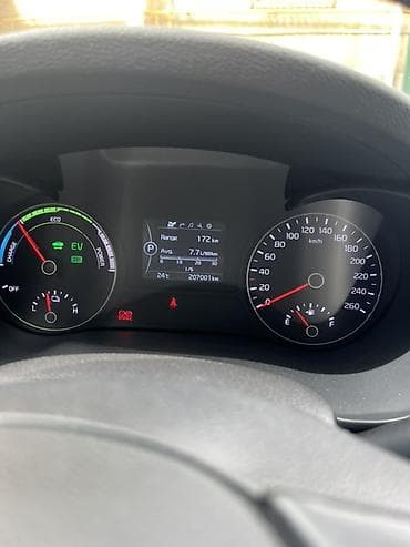 Продажа авто: Kia K5: 2017 г., 2 л, Гибрид, Седан — 9