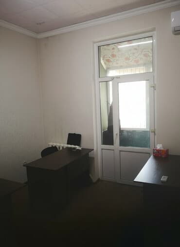 ищу 2 комнатную кравтиру с подселением в районе филармонии: Бишкек ул.Токтогула 181/ Турусбекова 2 этаж офисное помещение есть — 1