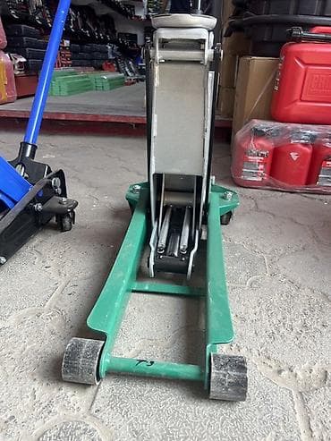 Низкопрофильный подкатной домкрат Leeder Tools, грузоподъёмность 3 — 2