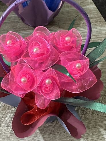 цветы сделаны из бисера: Розы на заказ из атласных лент — 8