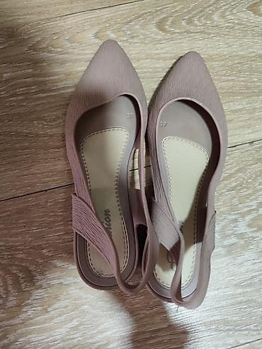Туфли: Балетки/лодочки, 2 пары. 1) Пудрово-розовые slingback: - Заострённый — 2