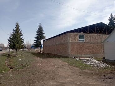 продаю дом дордой 1: Продается просторное промышленное здание из кирпича. Объект имеет — 3