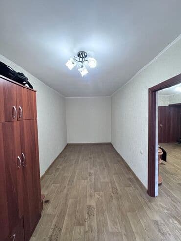 срочно продам 1 комнатную квартиру рядом просп жибек жолу бишкек: 2 комнаты, 46 м², Хрущевка, 1 этаж, Косметический ремонт — 5
