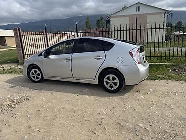 Toyota Prius: 2013 г., 1.8 л, Автомат, Гибрид, Хетчбек — 4