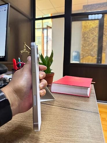 macbook 2019: IPhone 16 Pro Max, Новый, 256 ГБ, Белый, Зарядное устройство, Защитное стекло, Чехол, 95 % — 4