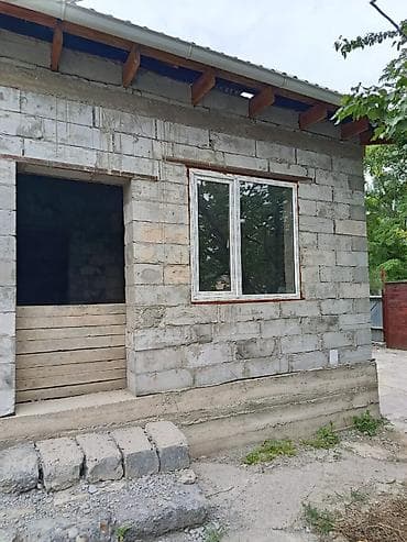 гараж кирпичный: Продаётся жилой дом с большим приусадебным участком и садом. - Дом — 8