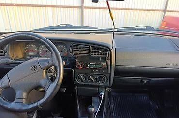 Volkswagen: Volkswagen Passat: 1995 г., 2 л, Кол менен иштөөчү, Бензин, Седан — 4