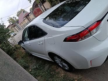 гибрид тойота: Toyota Corolla: 2021 г., 1.8 л, Гибрид, Седан — 3