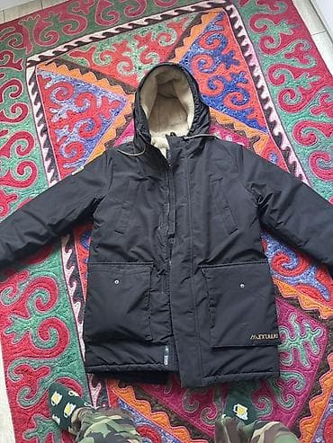 Жынсылар: Продам куртку, состояние отличное, цена 700 сом — 1