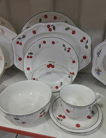 продаю сервиз роза: Набор столовой посуды на 6 персон 32 предмета из фарфора, классическая — 3