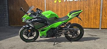 Спортбайк Kawasaki, 400 куб. см, Бензин, Взрослый, Б/у at lalafo.kg Спортбайк Kawasaki, 400 куб. см, Бензин, Взрослый, Б/у