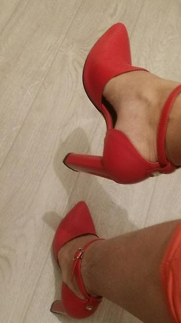 Жеке буюмдар: 1. Богато и стильно. Красно-малиновый цвет насыщенный .на ноге — 8