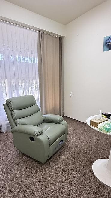 нейрофотосессия: Кабинет Для психолога, В административном здании, 14 м², Посуточно, С оборудованием — 1