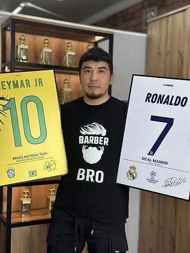 Постельное белье: Постеры в рамах с футбольной символикой - Оба постера в тонких черных — 4