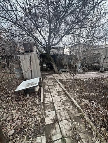 ош дом сатылат: Продаю времянку две комнаты 6 соток земли район посёлок Достук — 5