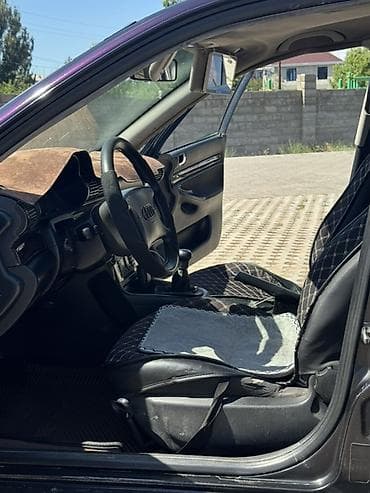 авто прод: Audi A4: 1995 г., 1.8 л, Механика, Бензин, Седан — 10