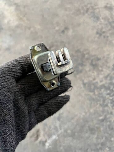 напольные вазы: Неизвестный ограничитель двери, Неизвестный дверной ограничитель — 2