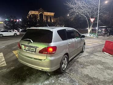Toyota Ipsum: 2002 г., 2.4 л, Автомат, Бензин, Минивэн