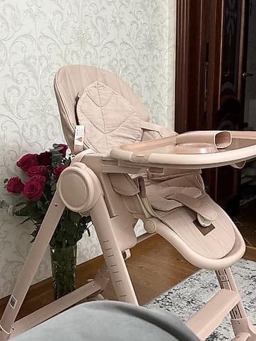 small table: Стульчик для кормления Little (бренд на раме “LITTLE”) в бежевом — 1