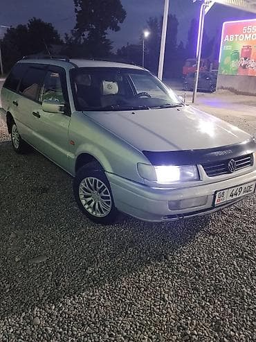 Volkswagen Passat: 1994 г., 1.8 л, Механика, Бензин, Универсал — 1