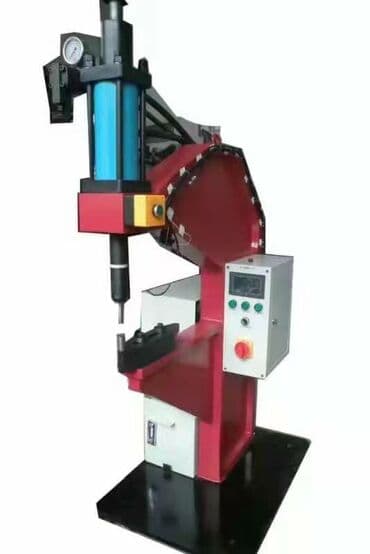 кромочный фрезер: Клепальный станок Питание: 380В Привод: Гидравлический Двигатель — 1