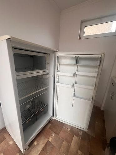 халадильник: Однокамерный холодильник с морозильным отделением сверху. Основные — 1