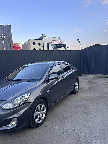 салон g30: Hyundai Solaris: 2013 г., 1.6 л, Механика, Бензин, Седан — 2