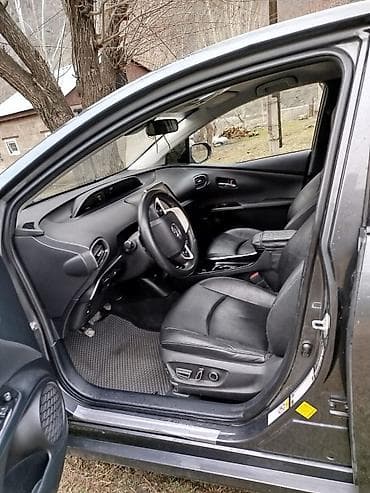 camry 50 xle: Toyota Prius: 2017 г., 1.8 л, Автомат, Гибрид, Хэтчбэк — 3