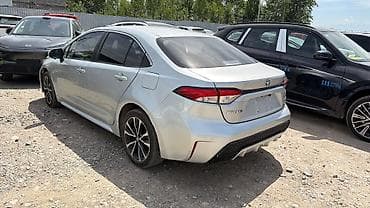 Toyota Levin: 2021 г., 1.8 л, Вариатор, Гибрид, Седан — 3