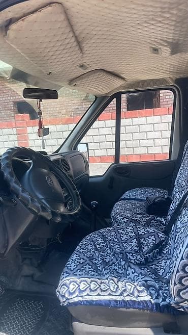 Продажа авто: Ford Transit: 2003 г., 2 л, Механика, Дизель, Минивэн — 3
