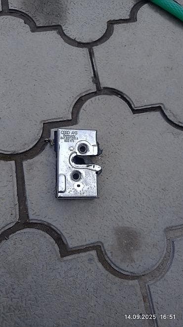 тросик капота: Audi Оригинал, Германия — 3