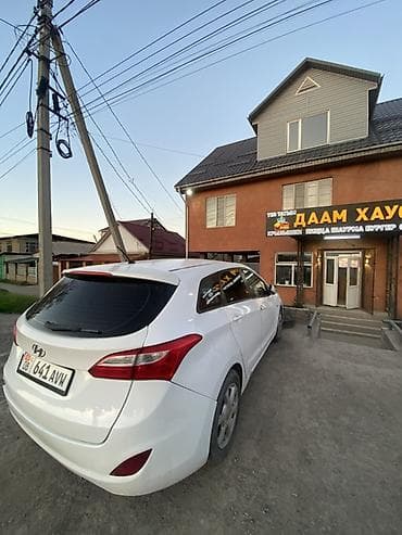 i 20: Hyundai i30: 2016 г., Хэтчбэк — 9