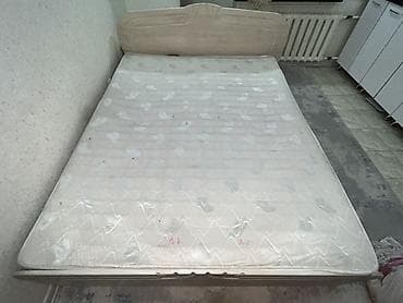 горка мебел: Спальный гарнитур в светлом дубовом тоне Состав: - Трёхдверный шкаф с — 3