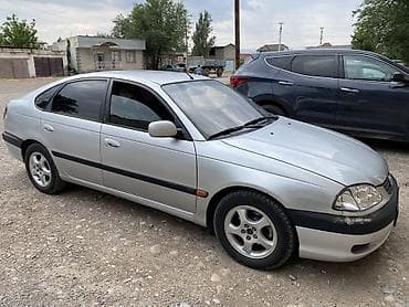 Унаа: Toyota Avensis: 2001 г., 1.8 л, Кол менен иштөөчү, Бензин, Лифтбек — 1