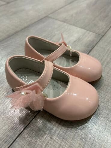 металические машинки: Продается туфли детскиеносили один раз,размер 22 — 3