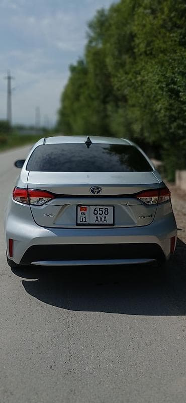 runx alex: Toyota Corolla: 2020 г., 1.8 л, Вариатор, Гибрид, Седан — 2