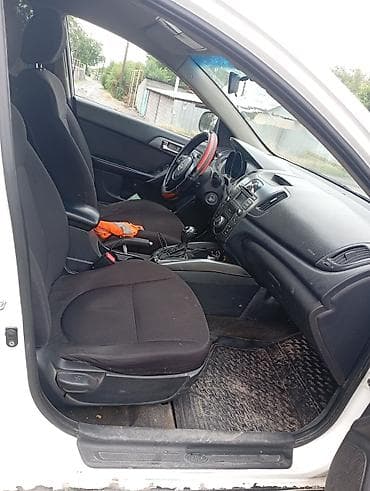Kia Cerato: 2012 г., 1.6 л, Автомат, Бензин, Седан — 3