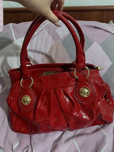 Классические сумки: Женская сумка, насыщенно - красного цвета, лакированная, бренд — 1