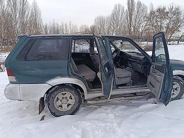 требует ремонт: Ssangyong Musso: 1994 г. — 2