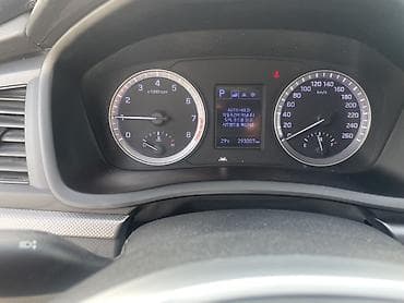 tayota siena: Hyundai Sonata: 2019 г., 2 л, Автомат, Газ, Седан — 10
