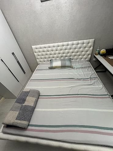 двух спальный: Двуспальная кровать, С мягким изголовьем, длина - 200 см — 2