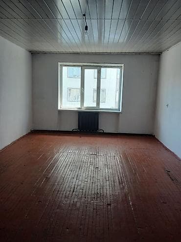 20 м2 болгон общежитие сатылат.Суу ажаткана сыртта.Ош шаары Хбк