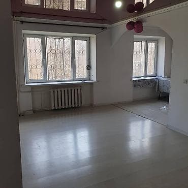 продаю квартиру кара балта: 3 комнаты — 1