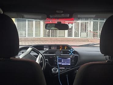 тойота приус с: Toyota Prius C: 2016 г., Гибрид, Хэтчбэк — 6