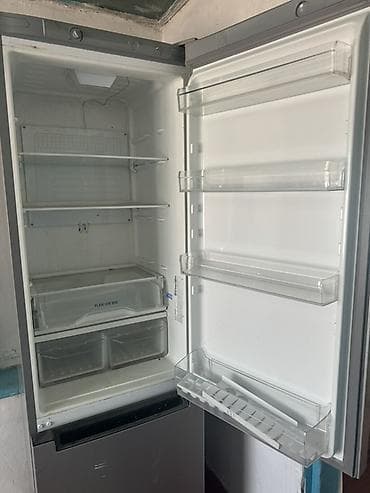освещение на авто: Холодильник Indesit, Двухкамерный — 2