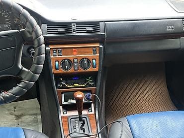 Mercedes-Benz W124: 1995 г., 2.2 л, Автомат, Газ, Седан — 7
